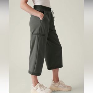 Athleta Triumph Hybrid Wide Crop Pants Bali Green Large Petite